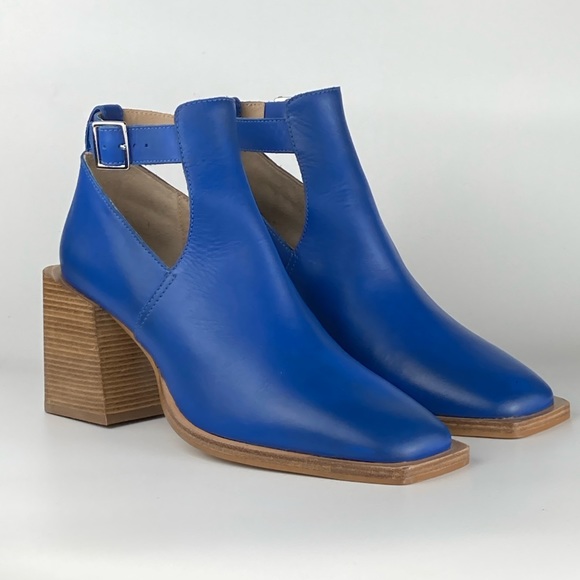 NEW Free People Brady Buckle Bootie In Out Of The Blue, Leather Size 40/9.5 $178 - Picture 1 of 9